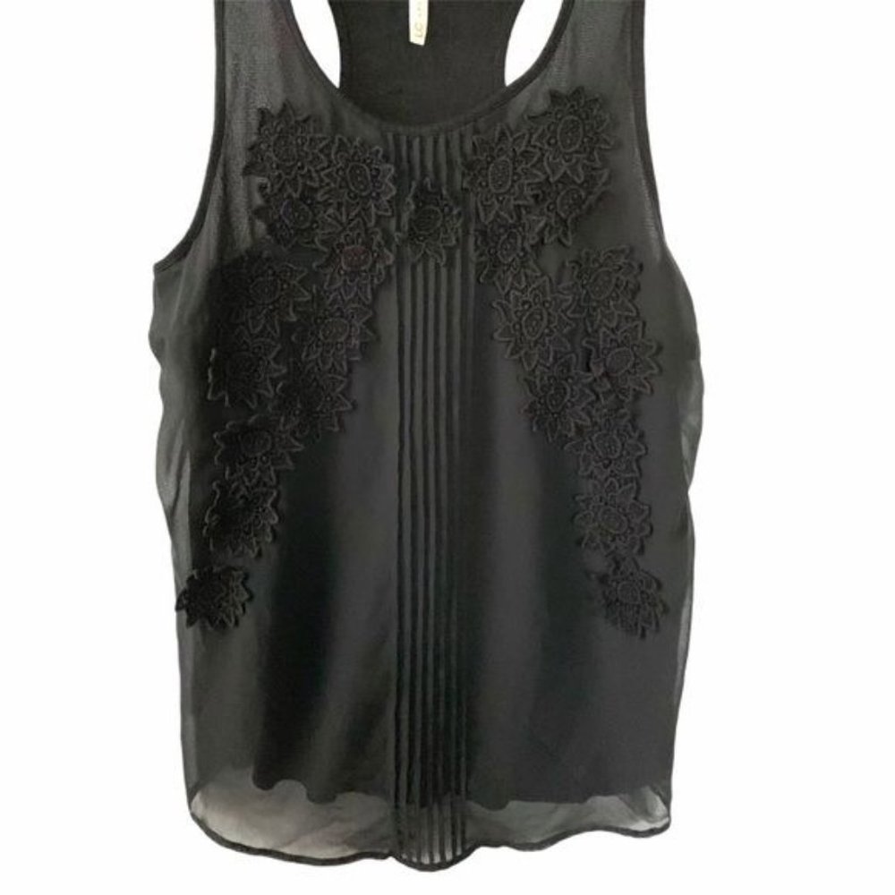 LC LAUREN CONRAD 3D Floral Pleated Racerback Tank - Picture 4 of 5